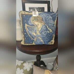 NOS Crown Crafts 100% Cotton Classic Angel Tapestry Throw Pillow. 15x15"